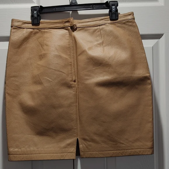 Newport News Tan 100% Leather Mini Skirt size 14 - Picture 2 of 6